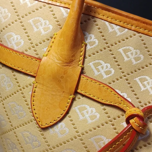 Dooney and Bourkesignaturetote